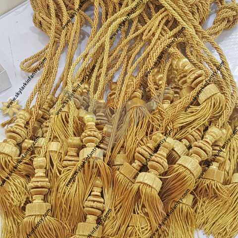 Fabricamos las borlas en oro entrefino