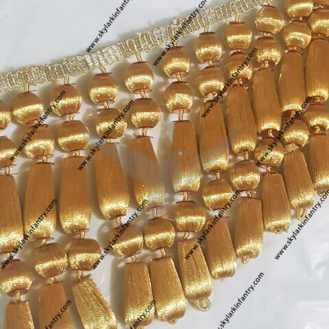 procesión española bolitas flecos