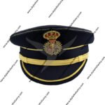 GORRA AZUL CON VIERA INCLINADA Y ESCUDO BORDADO A MANO