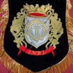 escudo bordado trompeta corneta