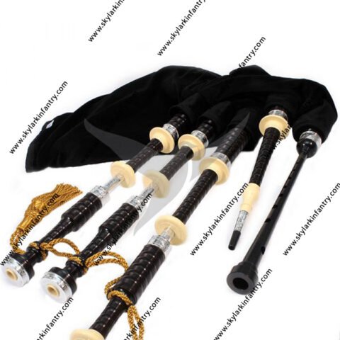 Engraved Bagpipes with velvet bag
